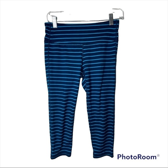 ATHLETA Blue Striped Chatarunga Capri Athletic Legging Size Small - Picture 4 of 8